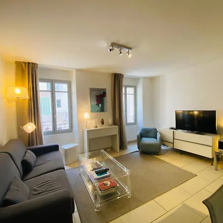 Tres Joli T3 Vieux Port Apartment *